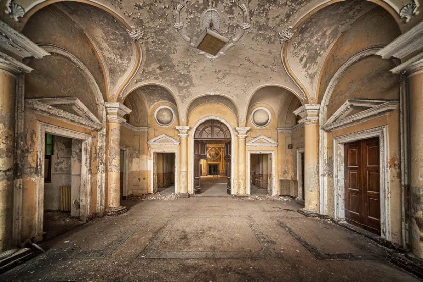 The abandoned world in the lens of Matthias Hacker