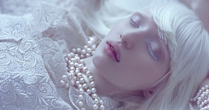 The albino girl, who was an outcast at Moscow school, conquered the fashion world The albino girl, who was an outcast at Moscow school, conquered the fashion world