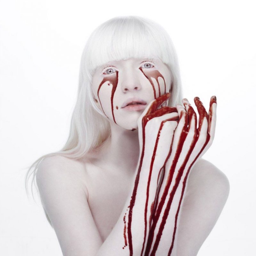 The albino girl, who was an outcast at Moscow school, conquered the fashion world The albino girl, who was an outcast at Moscow school, conquered the fashion world