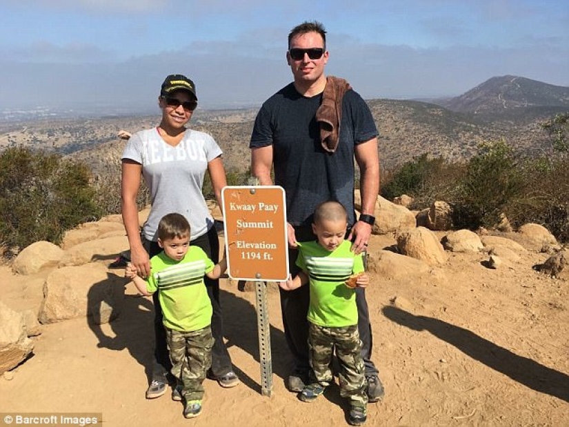 The American woman tightens her waist to 45 centimeters and does not take off her corset even during sex The American woman tightens her waist to 45 centimeters and does not take off her corset even during sex