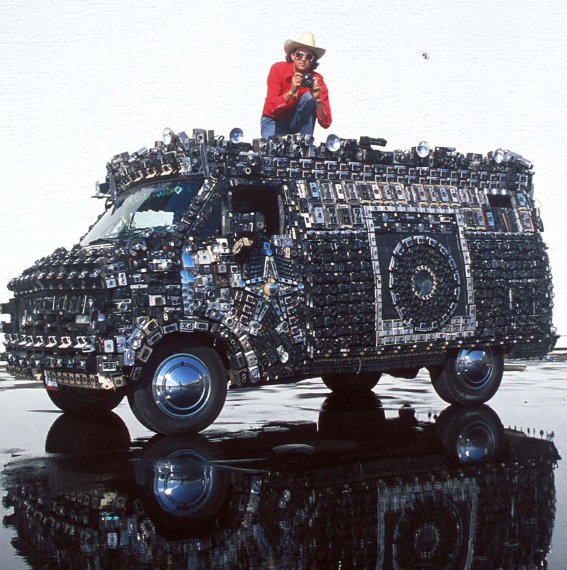 The artist saw a wonderful photo car in a dream and made it come true