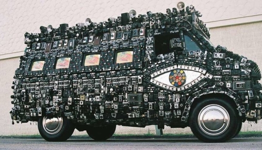 The artist saw a wonderful photo car in a dream and made it come true