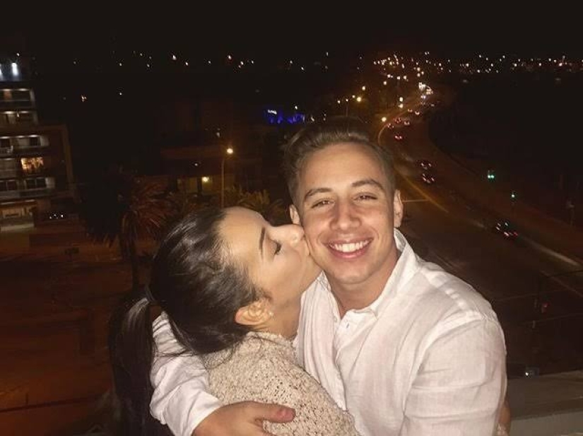 The Australian gave the girl a creepy swimsuit with his face so that she would not be molested on the beach