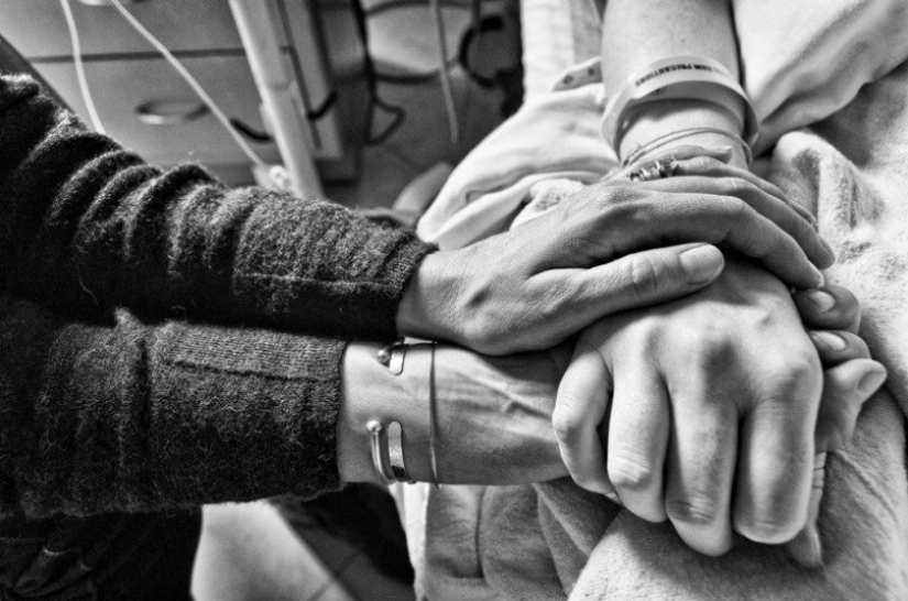 "The battle we didn't choose": an American captured how his wife was dying of cancer