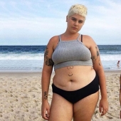 The Brazilian turns curvy girls into sexy toons, calling everyone to a body positive