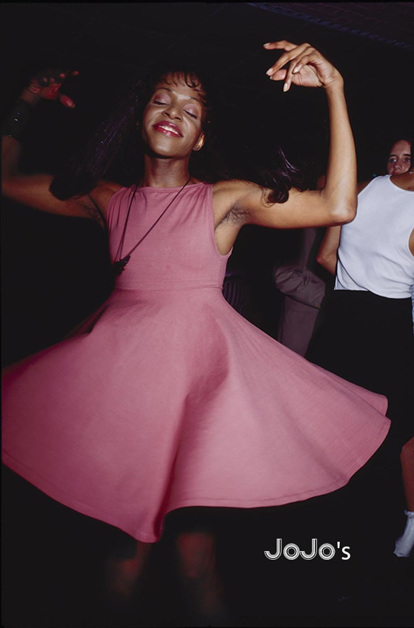 The carefree nightlife of the British in the 80s and 90s in the lens of club photographer Adam Friedman The carefree nightlife of the British in the 80s and 90s in the lens of club photographer Adam Friedman