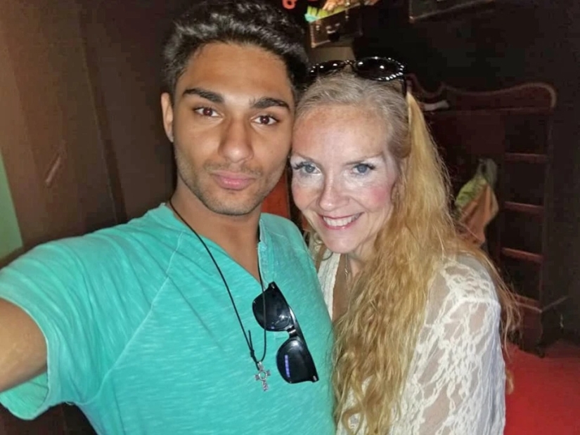 The case is young: a 60-year-old woman meets a 21-year-old guy and brags about amazing sex