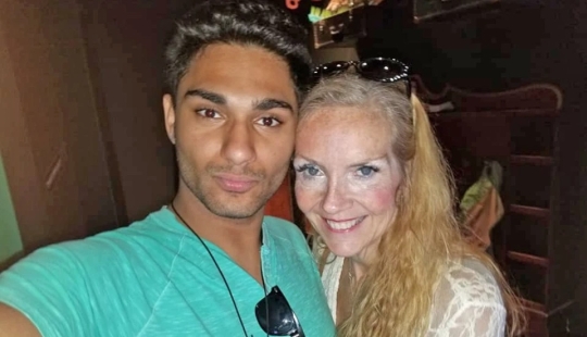 The case is young: a 60-year-old woman meets a 21-year-old guy and brags about amazing sex