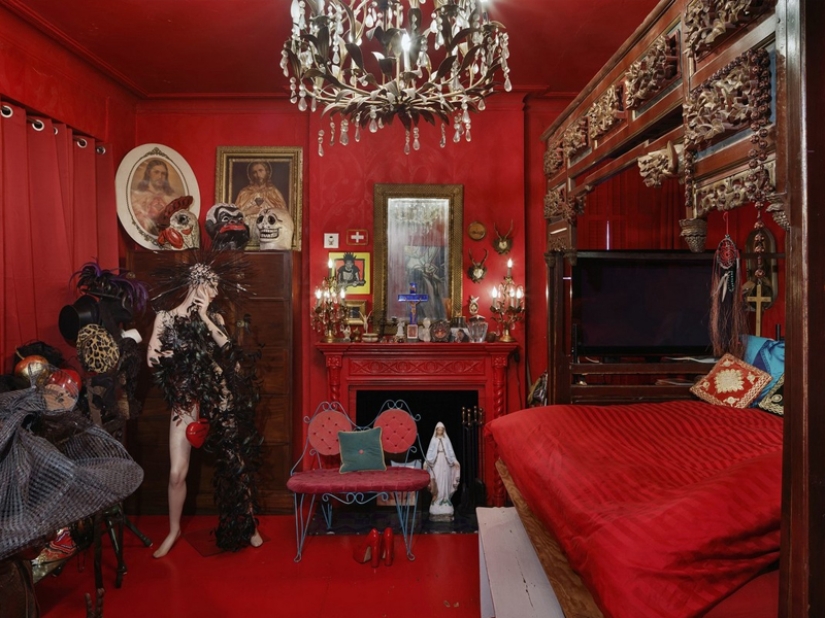 The Chelsea Hotel is the home of the New York bohemia