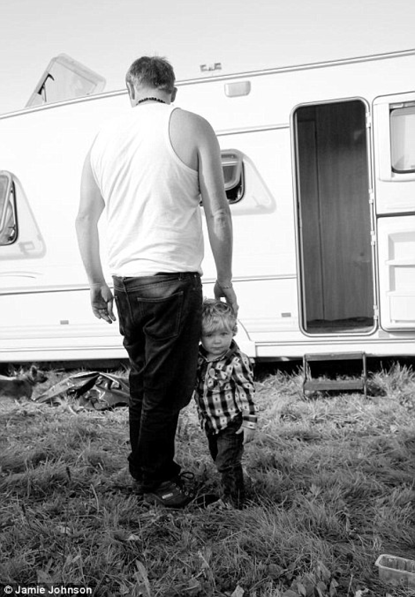 The children of Irish Gypsies who grew up too early The children of Irish Gypsies who grew up too early