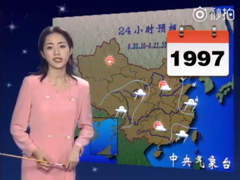 The Chinese woman has been forecasting the weather for 22 years and has not aged a bit during this time The Chinese woman has been forecasting the weather for 22 years and has not aged a bit during this time