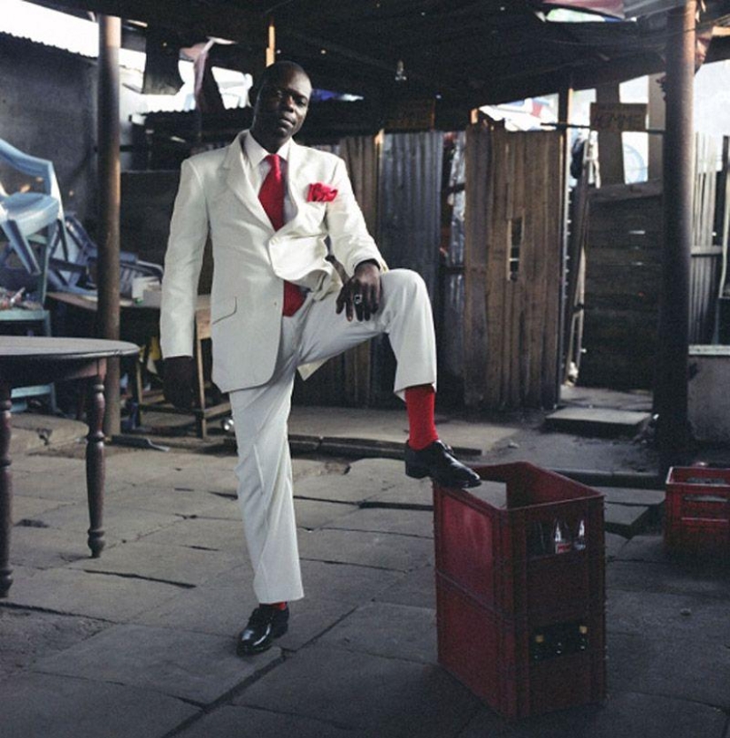 The community of elegant people: a photo essay about stylists from the Congo