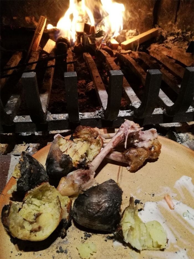 The delights and challenges of life in a medieval castle 1482