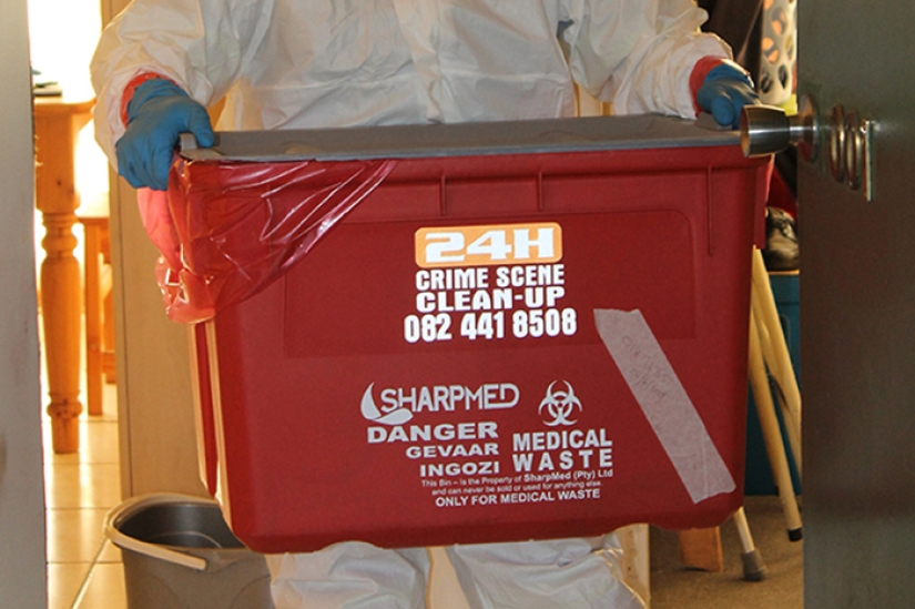 The everyday life of a janitor after the murders