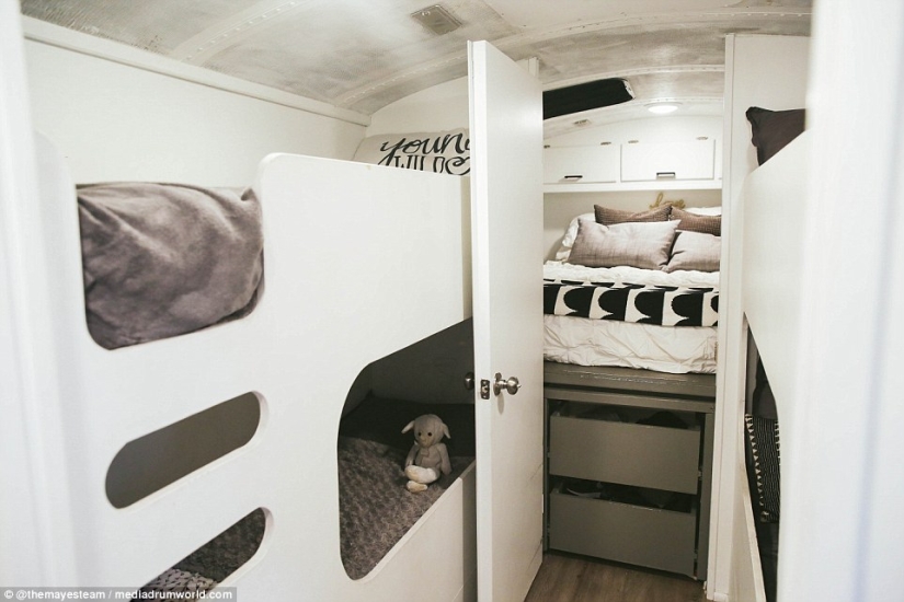 "The family has only become stronger": parents with many children have converted an old school bus into a stylish mobile home