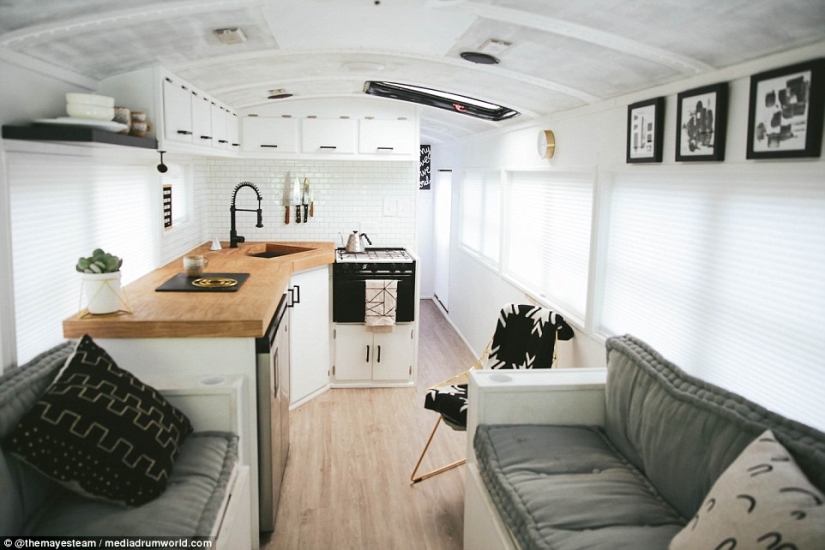 "The family has only become stronger": parents with many children have converted an old school bus into a stylish mobile home