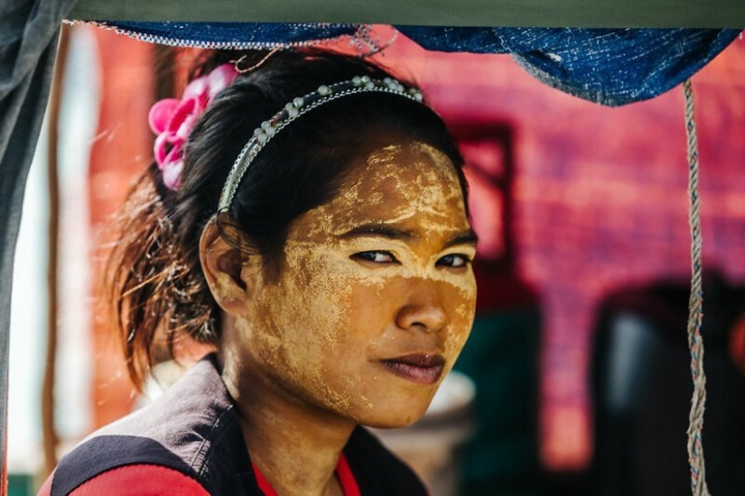 The family sold everything and went on a journey on the old truck