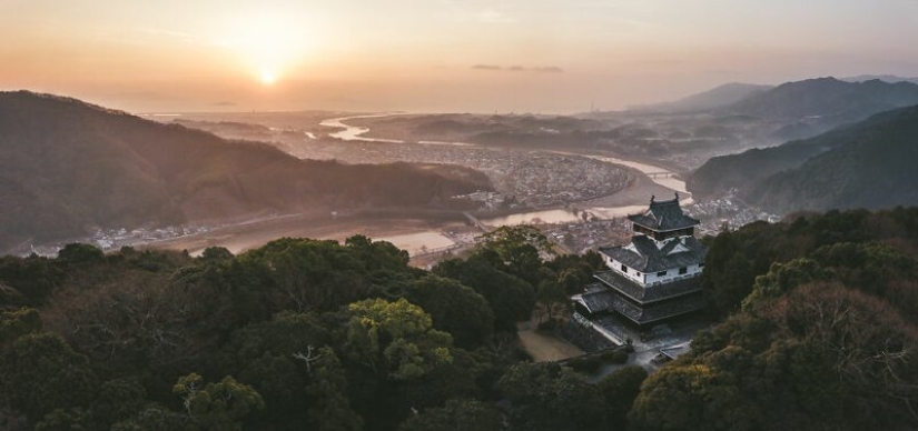 The family sold everything and went on a journey on the old truck