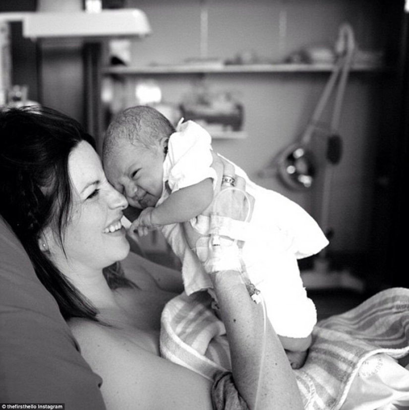 The first "hello": a photo project about the first meeting of mom and baby