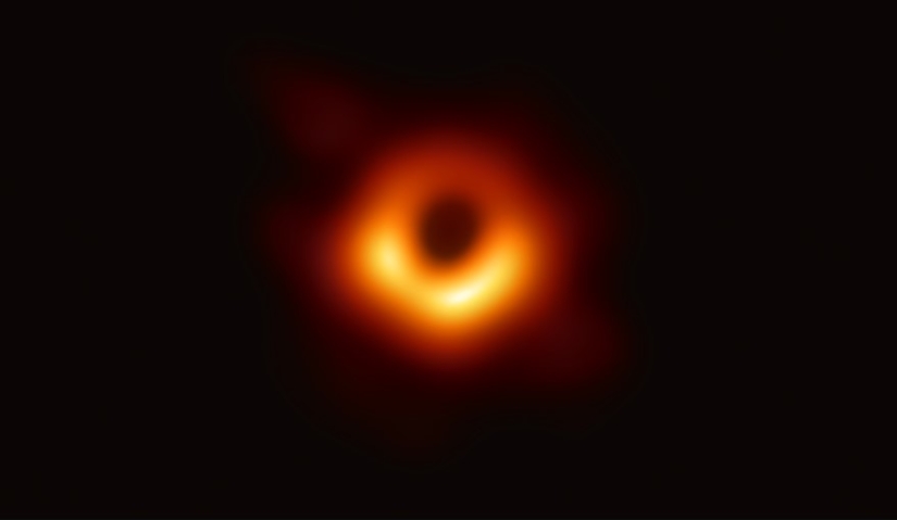 The first photo of a black hole: scientists have presented evidence of its existence The first photo of a black hole: scientists have presented evidence of its existence