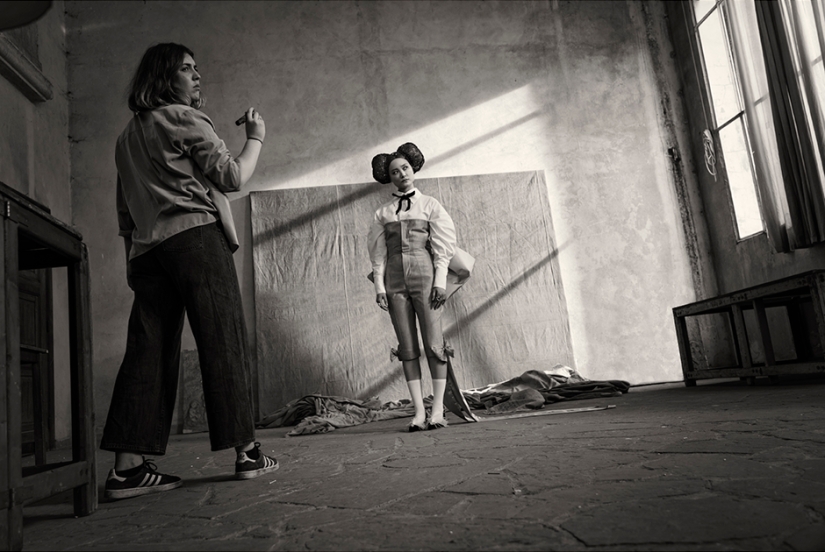 The first shots from the filming of the Pirelli 2020 calendar have appeared. And they're great