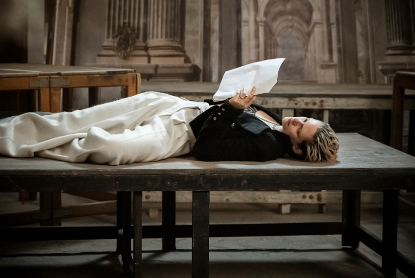 The first shots from the filming of the Pirelli 2020 calendar have appeared. And they're great