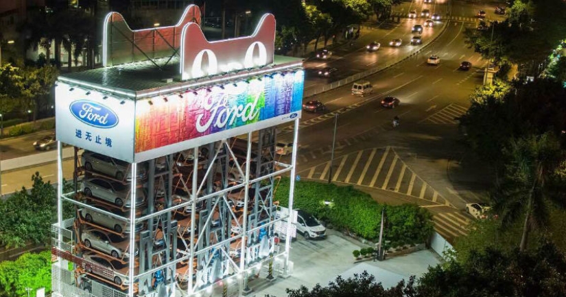 The first vending machine for the sale of cars appeared in China