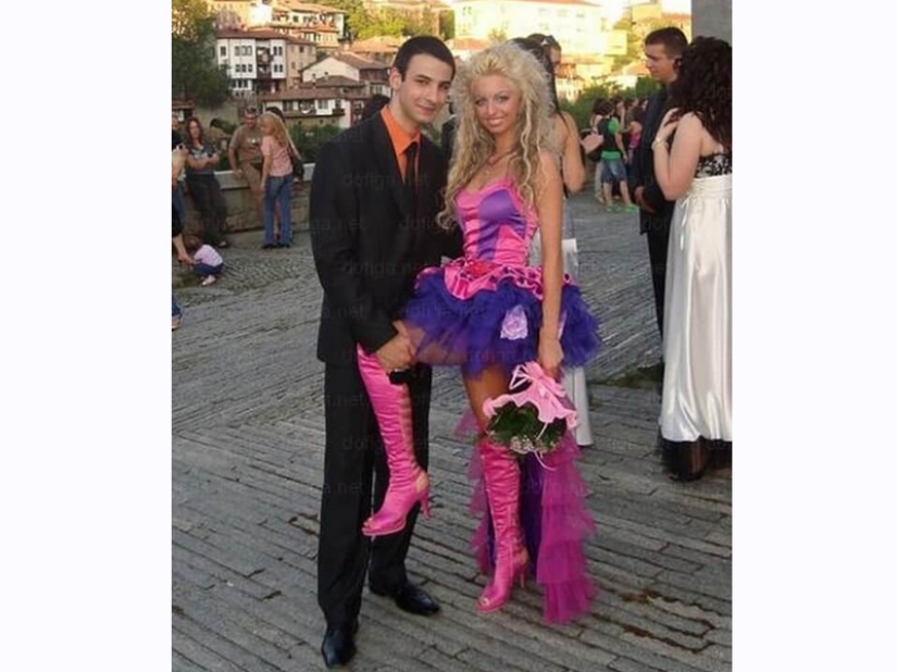 The funniest graduates of the world and their strange outfits: 20 photos The funniest graduates of the world and their strange outfits: 20 photos