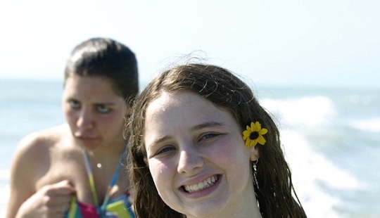 The funniest photobombs in vacation pictures