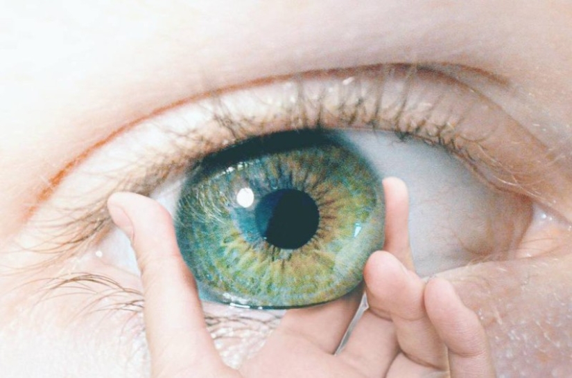 The girl plays with your imagination and breaks your brain a little