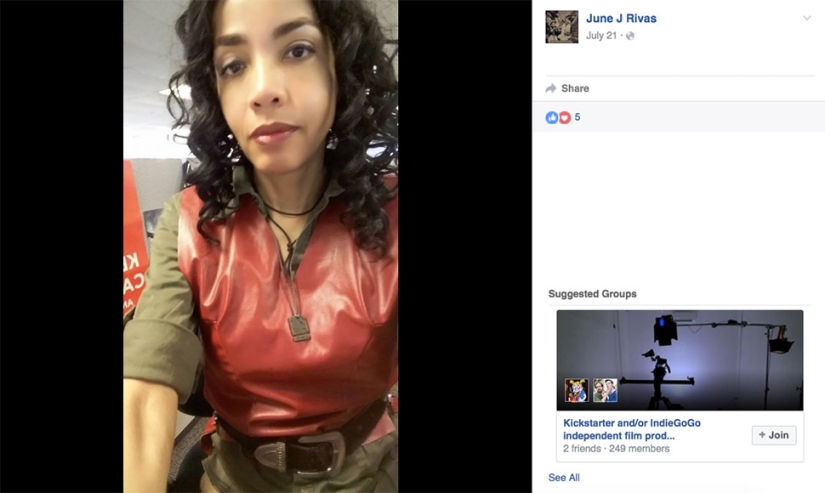 The girl responded with cosplay to the absurd and racist demands of the working dress code The girl responded with cosplay to the absurd and racist demands of the working dress code