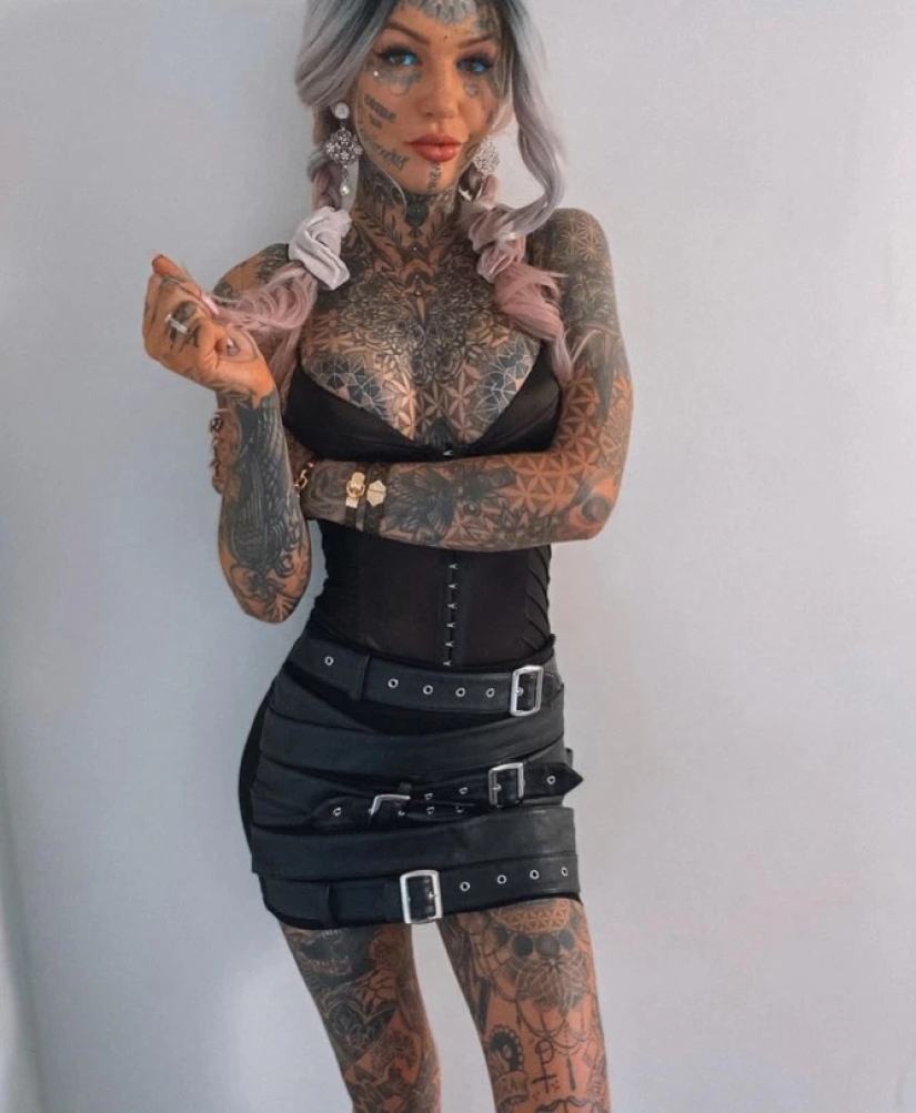 The girl with the dragon's eyes: an Australian woman went blind after getting a tattoo on her eyeballs