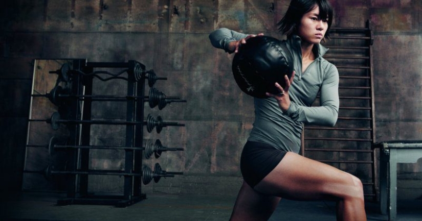 The girls sat down to argue 1000 times and it didn't do them any good The girls sat down to argue 1000 times and it didn't do them any good