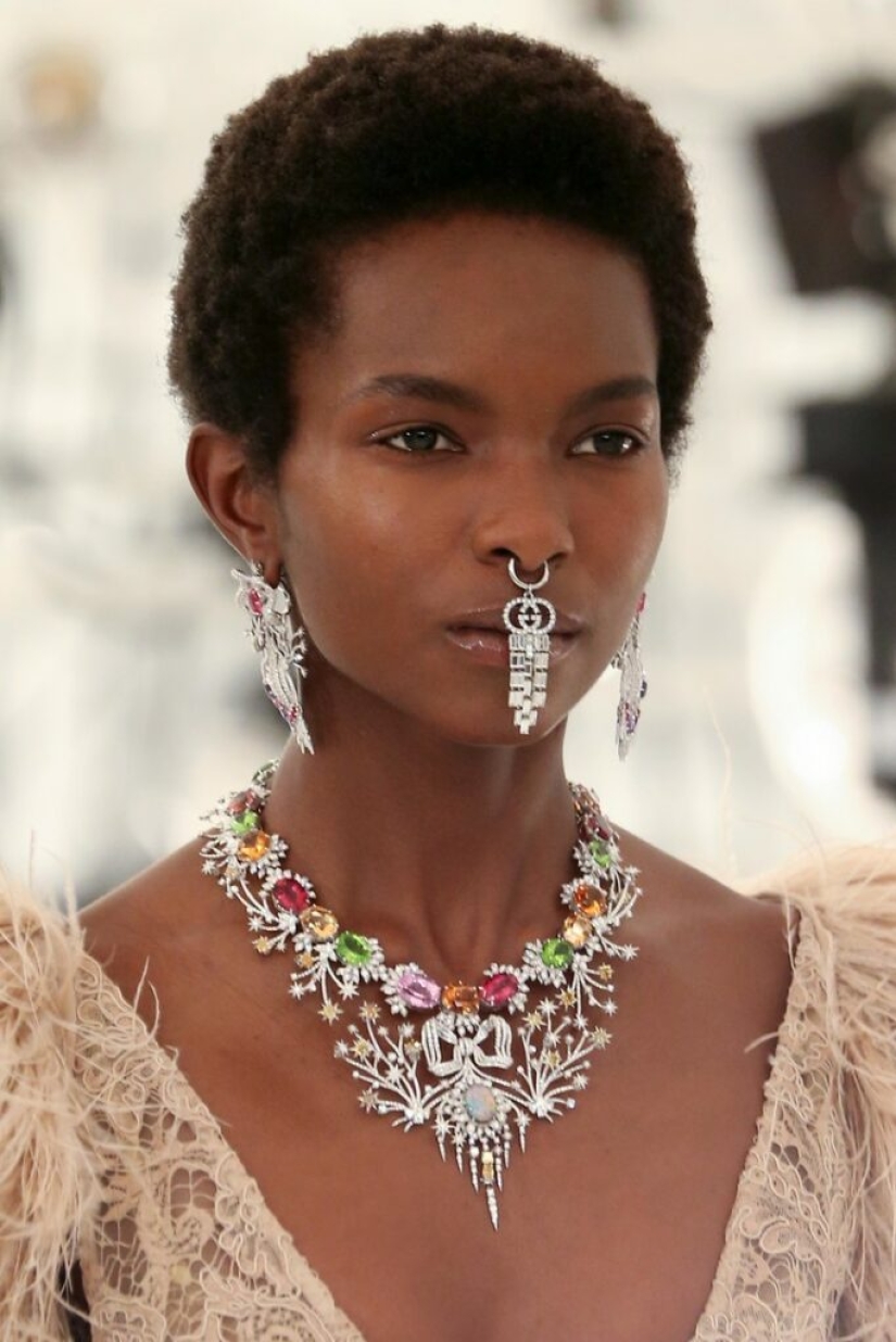 The Gucci brand presented a "cac" for the nose, capable of holding back tears