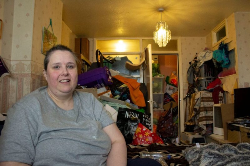 "The hell I live in»: this is what a British hoarder has turned her home into