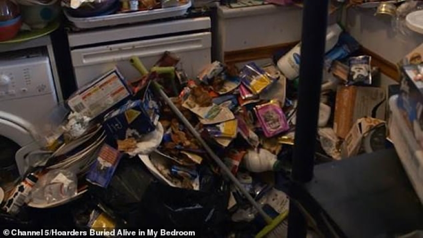 "The hell I live in»: this is what a British hoarder has turned her home into "The hell I live in»: this is what a British hoarder has turned her home into