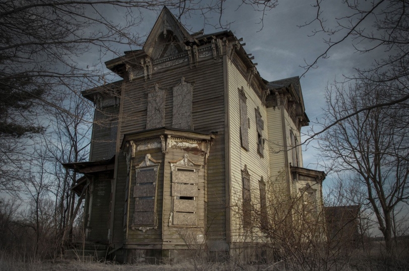 The history of real haunted houses The history of real haunted houses