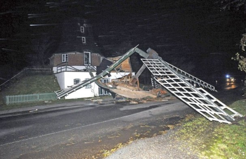 The hurricane "Gervart" that swept through Europe claimed the lives of six people