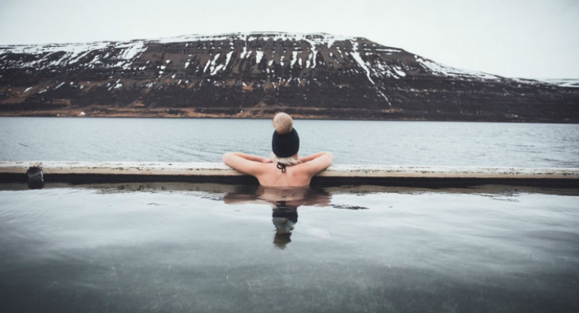 The Icelandic airline is looking for a couple of people who will pay 4 thousand dollars for travel The Icelandic airline is looking for a couple of people who will pay 4 thousand dollars for travel