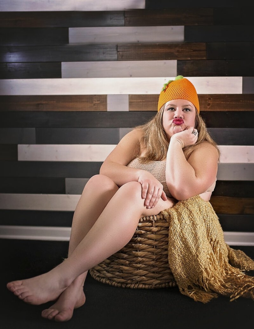 The idea for a photo shoot: a 34-year-old mother of three children in the role of a baby in a diaper The idea for a photo shoot: a 34-year-old mother of three children in the role of a baby in a diaper