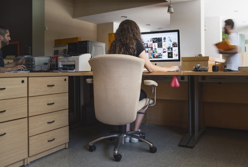 The invention in the form of rubber testicles will help relieve stress at work