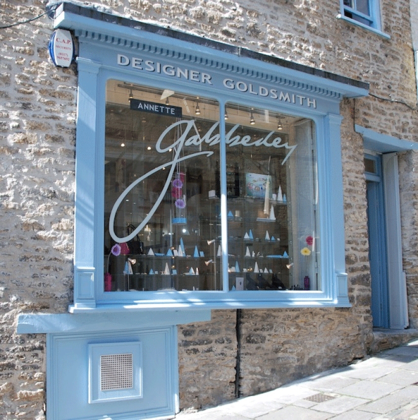 The jeweler without fingers