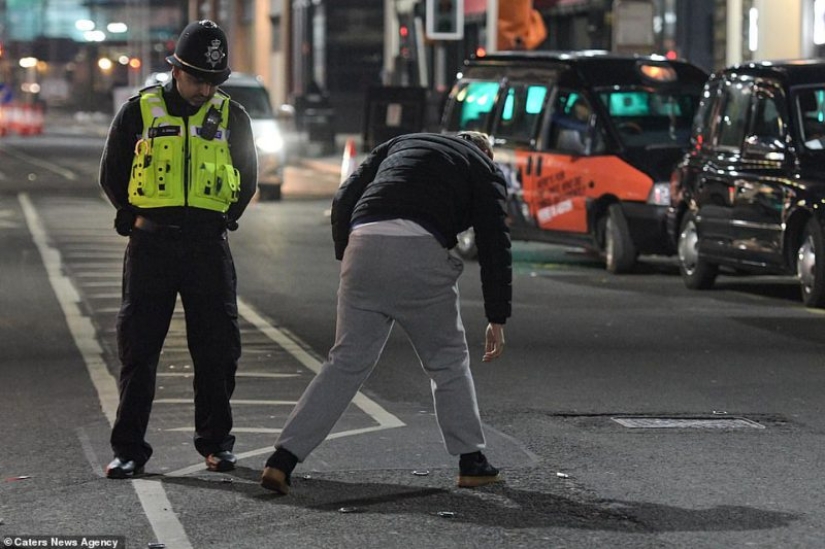 The latest romantics: love, youth and alcohol on the streets of the UK on Valentine's Day