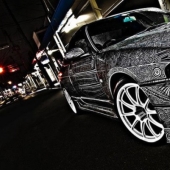 The man took and allowed his wife to paint her car with a marker. But everything could have ended differently