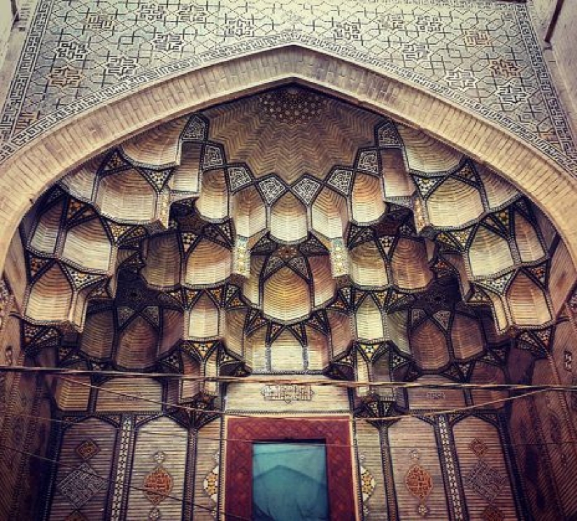 The mesmerizing beauty of Iranian mosques