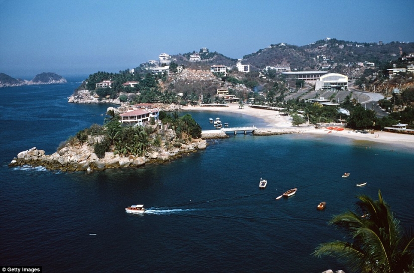 The Mexican Riviera of the 1950s, when Acapulco was not yet the fiefdom of drug dealers