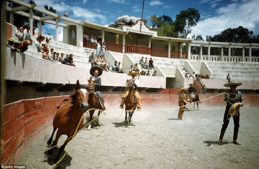 The Mexican Riviera of the 1950s, when Acapulco was not yet the fiefdom of drug dealers