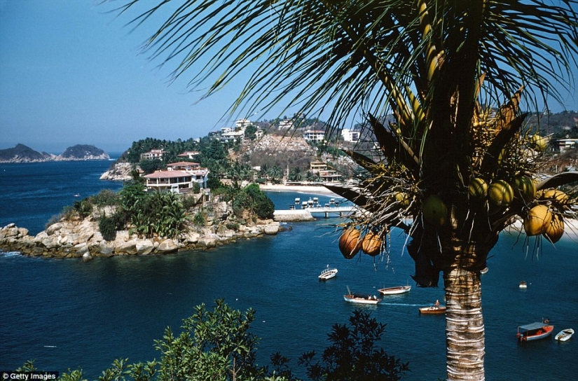 The Mexican Riviera of the 1950s, when Acapulco was not yet the fiefdom of drug dealers