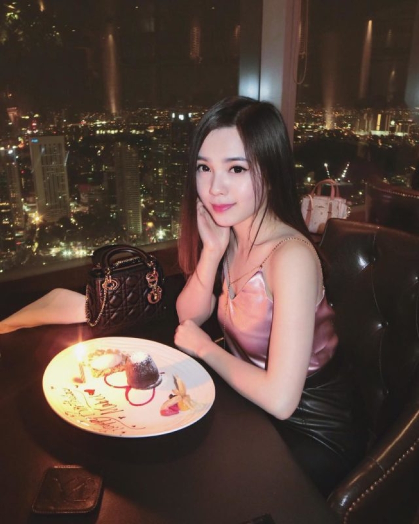 "The most beautiful flight attendant in the world?": photo of an AirAsia flight attendant has gone viral