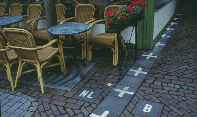 The most unusual borders that clearly demonstrate the policy of states